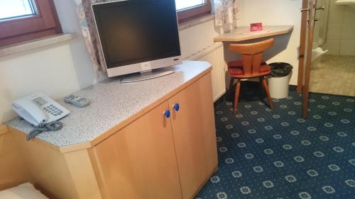 1 twin bed