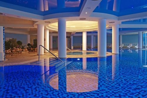 La Marquise Luxury Resort Complex - main image
