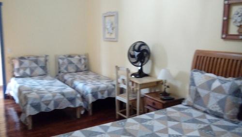 1 double bed, 1 twin bed