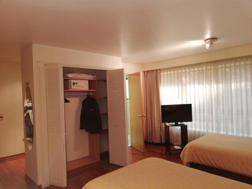 Hotel Diego de Velazquez – Providencia, TX