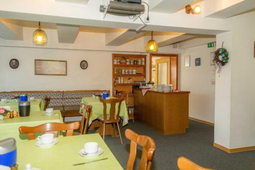 Pension zum Schwanenteich - image 6