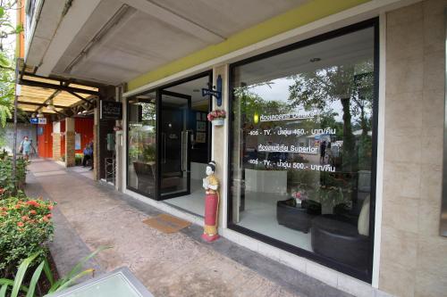 Jumbo House in Tha Sae