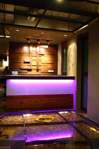 Front desk [24-hour]