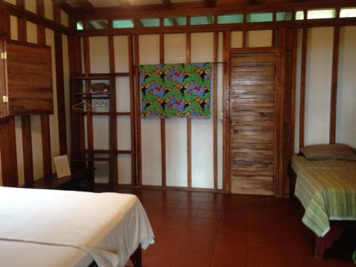 Standard Triple Room with Sea View image 4