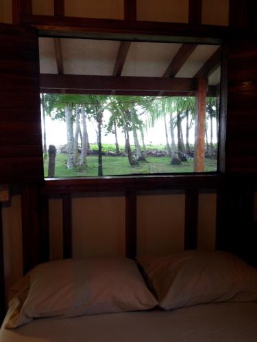 Standard Triple Room with Sea View image 3