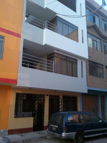 Sunset Hostel Airport in Lima