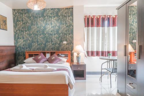 room detail thumbnail 0