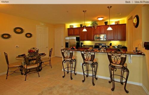 Executive 3 Bedroom Villa at Universal - image 6