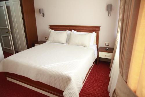 Rozafa Hotel - image 8