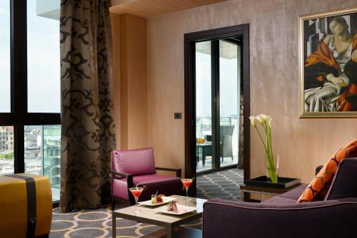 Uptown Palace - image 14