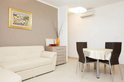 Apartments with a parking space Split - 15276, Split (photo 8)