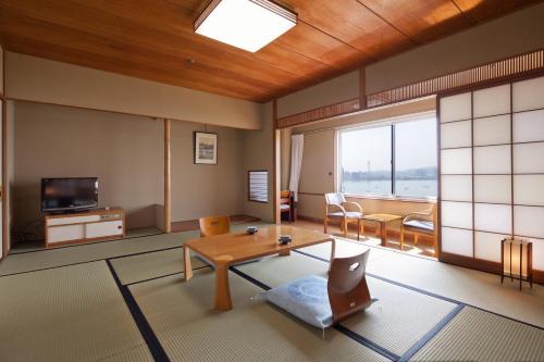 Japanese-Style Room