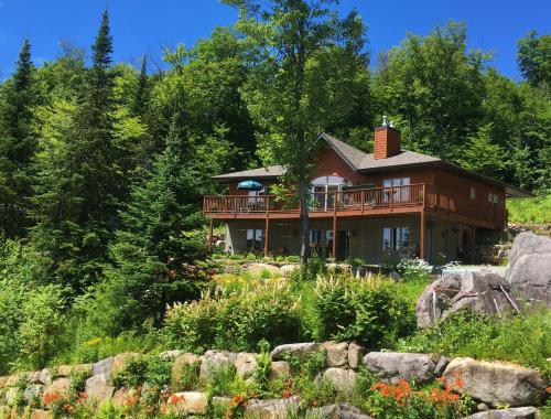 Accommodation in Les Pays-d'en-Haut