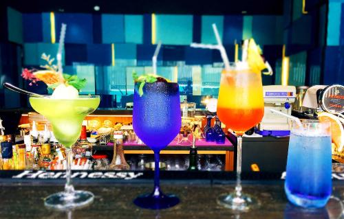 Highly-rated bar