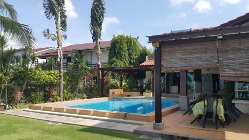Melaka Beachfront Villa with Pool Melaka Beachfront Villa with Pool