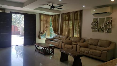 Melaka Beachfront Villa with Pool Melaka Beachfront Villa with Pool