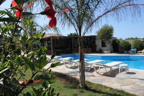Petros Village