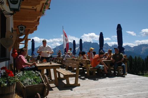 Restaurant, Mecki's Dolomiten Panorama Stubn in Debant