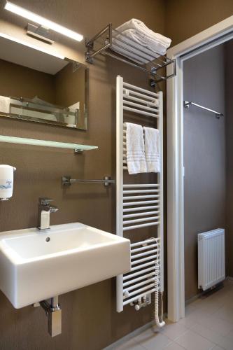 SKY Hotel Prague - image 9
