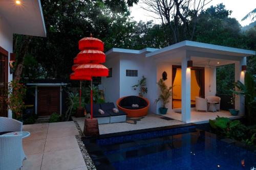 Villa Collard Villa Collard is a popular choice amongst travelers in Lombok, whether exploring or just passing through. The property offers guests a range of services and amenities designed to provide comfort and c