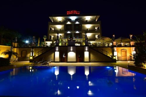 Зовнішній вигляд готелю, Palazzo Rosenthal Vesuview Hotel & Resort in Торре дель Греко