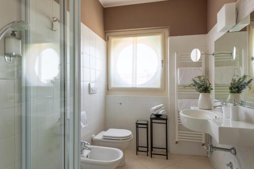 Vialeromadodici Rooms & Apartments