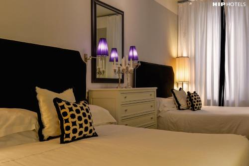 1 queen bed, 1 twin bed