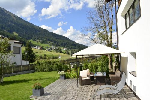 Garden, Hotel Hofer in Curon Venosta