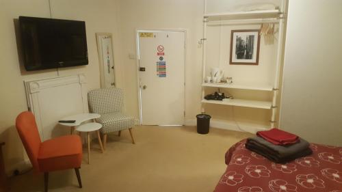 Angel Guesthouse - image 12