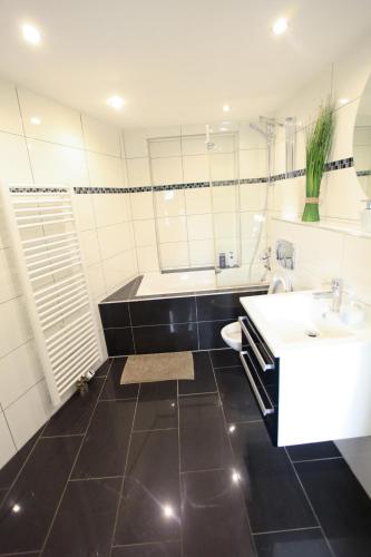 Central Sauna & Loft Apartments - image 2