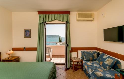 Apartments Maslina in Savina Monastery