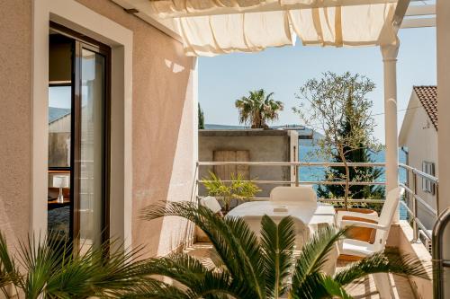 Apartments Maslina in Savina Monastery