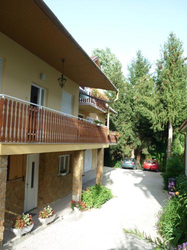 Attila Apartmanhaz
