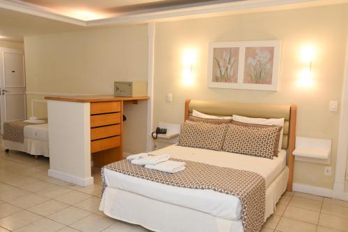 3 twin beds
