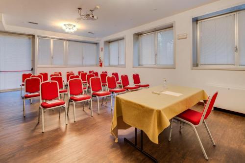 Best Western City Hotel - image 10