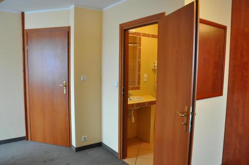 Villa Mirage - image 11