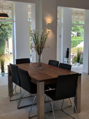 Instalaciones, Villa Barbizon in Barbizon