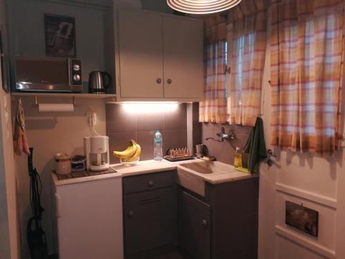 Koukaki ideal studio for 2, Atény (fotografie 6)