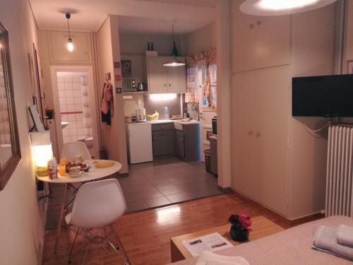 Koukaki ideal studio for 2, Atény (fotografie 10)