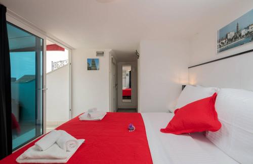 PLR Luxury Rooms - image 14