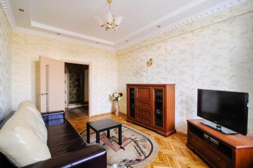 Apartament on Nezavisimosti 44, 46