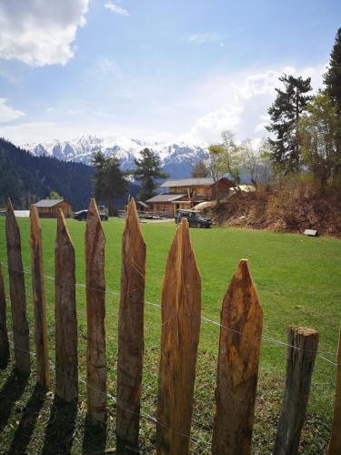 Heshkili huts Svaneti