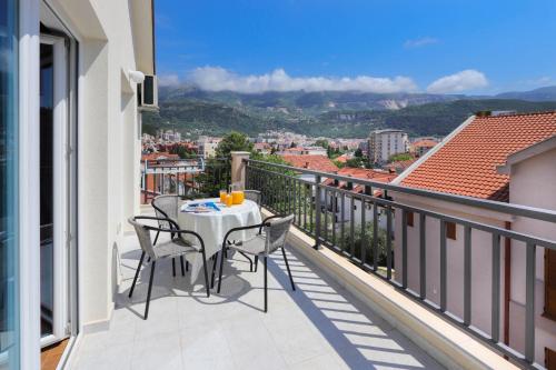 Aqua Breeze Apartments - image 7