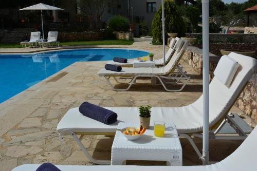 Elianthos Villas