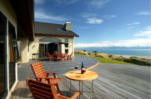 Parautane Lodge - Accommodation - Nelson