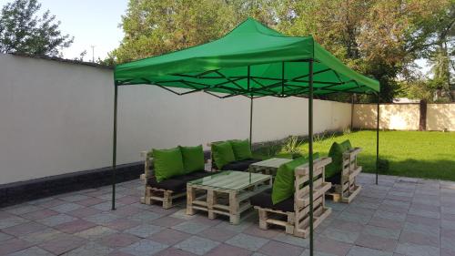 Prime Time Guest House in Kant