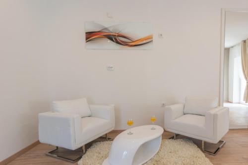 Rooms Sea & Sun with private parking 4