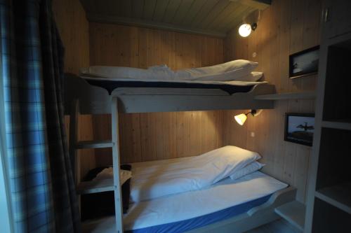 Reine Rorbuer - by Classic Norway Hotels - image 8