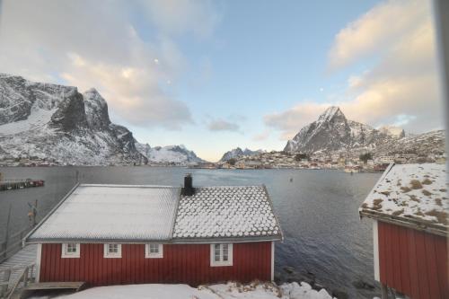 Two-Bedroom Superior Rorbu Cabin with Sea View