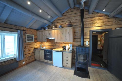 Reine Rorbuer - by Classic Norway Hotels - image 2